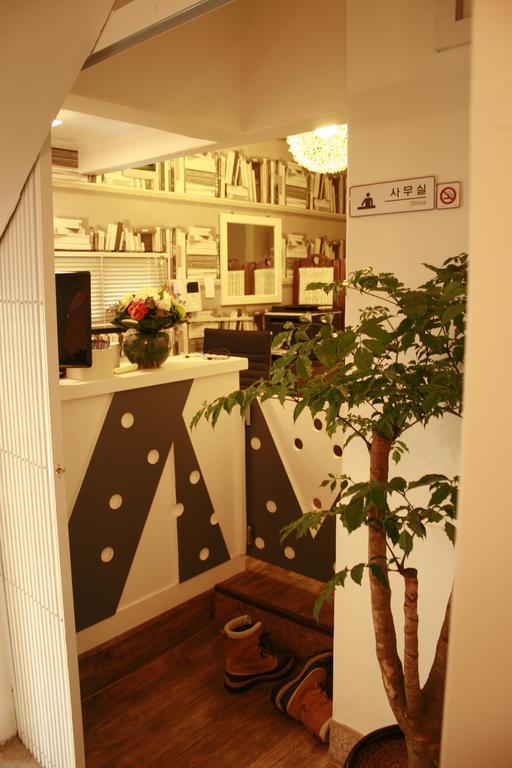 Crib 49 Guesthouse - Foreigner Only Seoel Buitenkant foto
