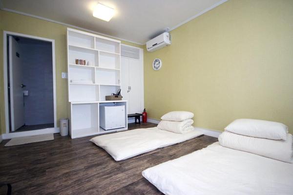 Crib 49 Guesthouse - Foreigner Only Seoel Buitenkant foto