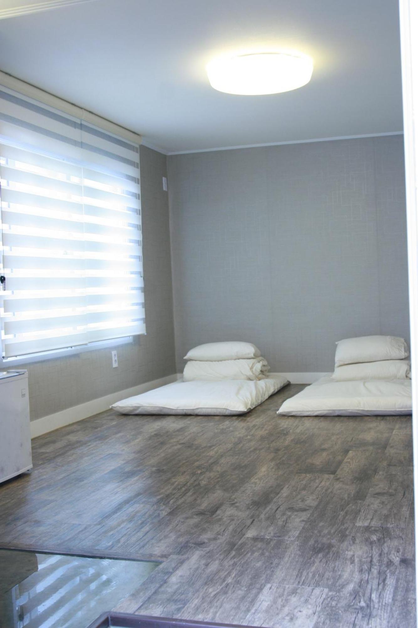 Crib 49 Guesthouse - Foreigner Only Seoel Kamer foto