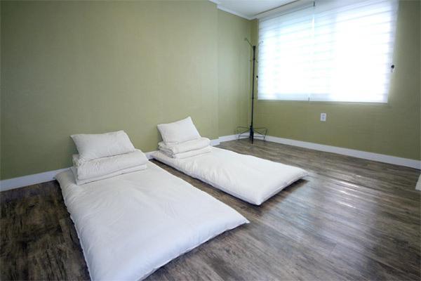 Crib 49 Guesthouse - Foreigner Only Seoel Kamer foto